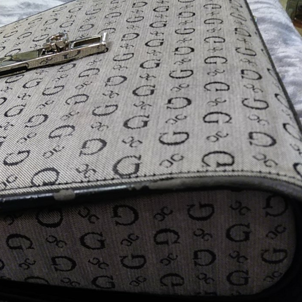 GC Purse - Picture 3 of 4